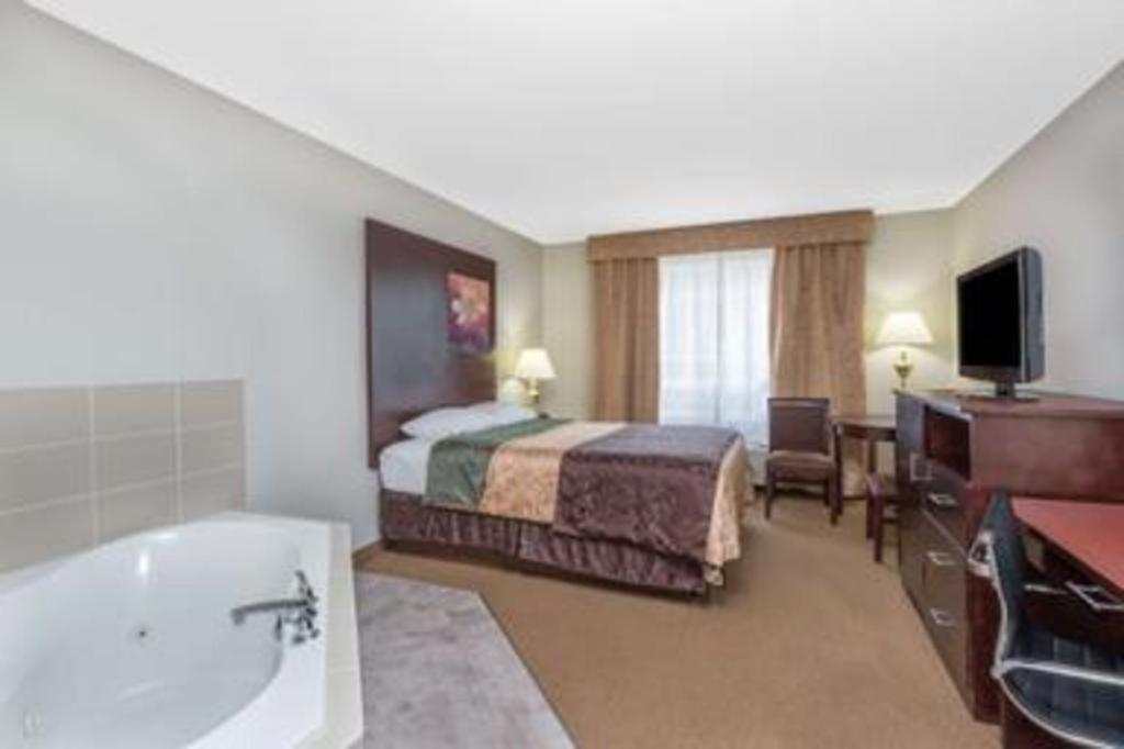 Super 8 By Wyndham Innisfail Buitenkant foto