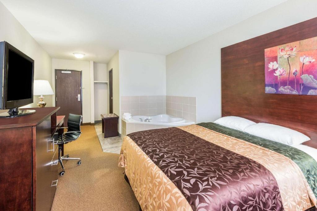 Super 8 By Wyndham Innisfail Buitenkant foto