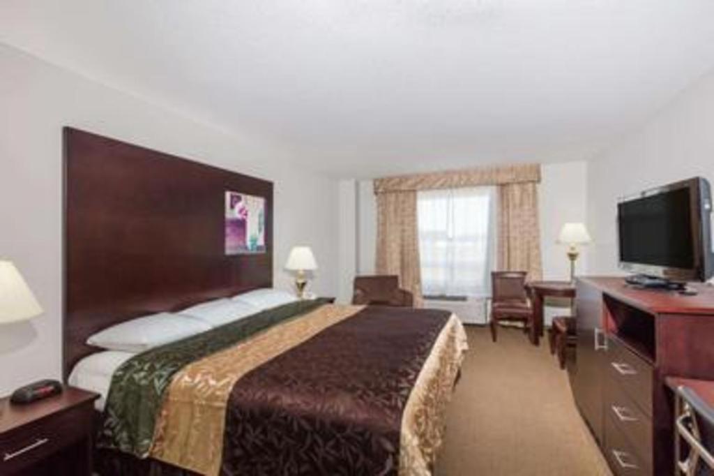 Super 8 By Wyndham Innisfail Buitenkant foto