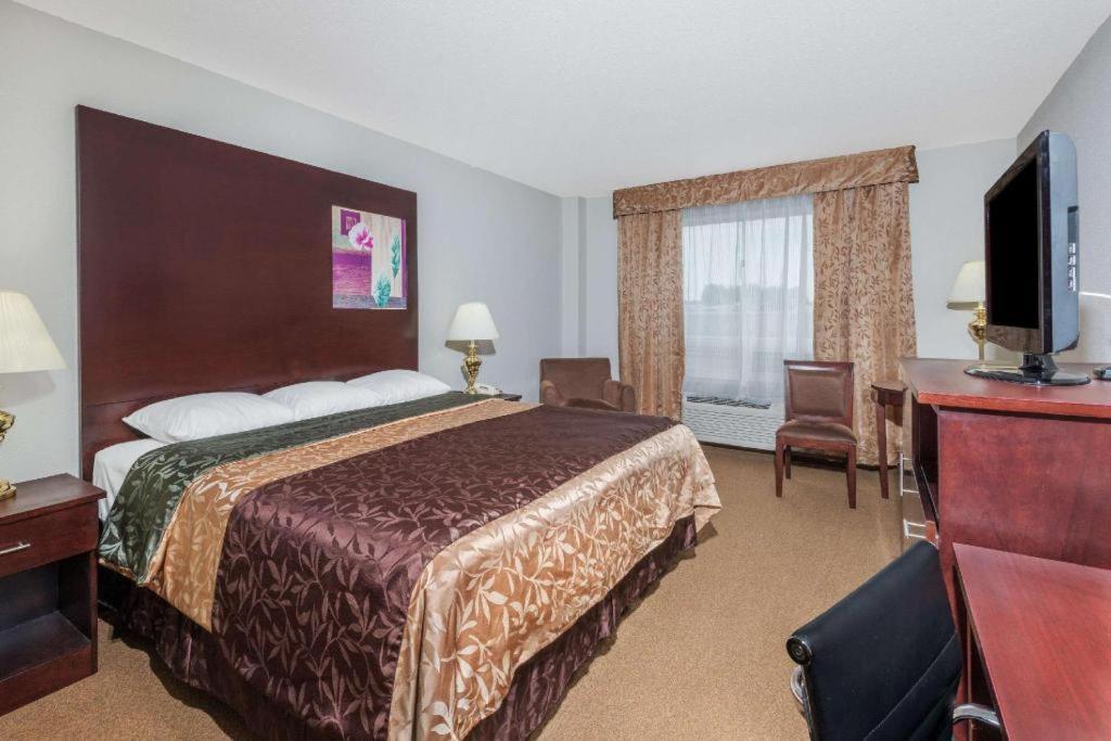 Super 8 By Wyndham Innisfail Buitenkant foto